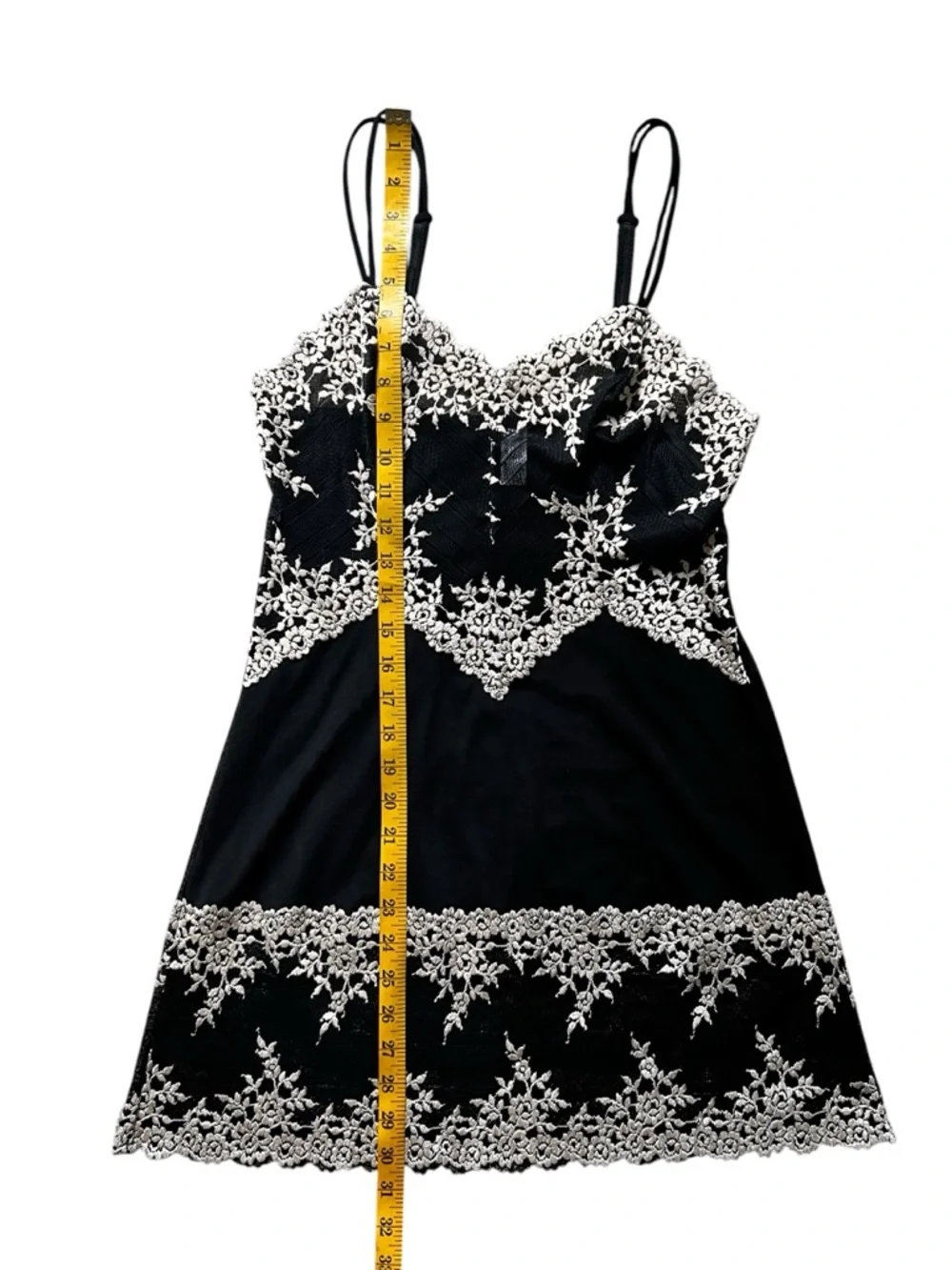 Wacoal EUC Embrace Lace Chemise in Black and Cream Size M